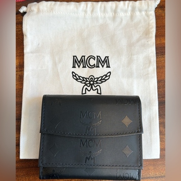 MCM Multi Snap Wallet Made in Germany Special Edition NWOT with COA and dustbag - Picture 3 of 10
